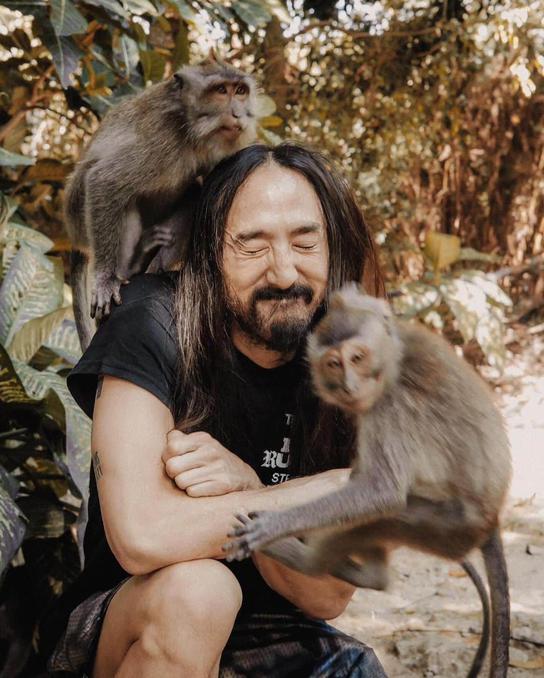 スティーヴ・アオキさんのインスタグラム写真 - (スティーヴ・アオキInstagram)「Monkeying around in Bali 🙈」12月13日 15時56分 - steveaoki