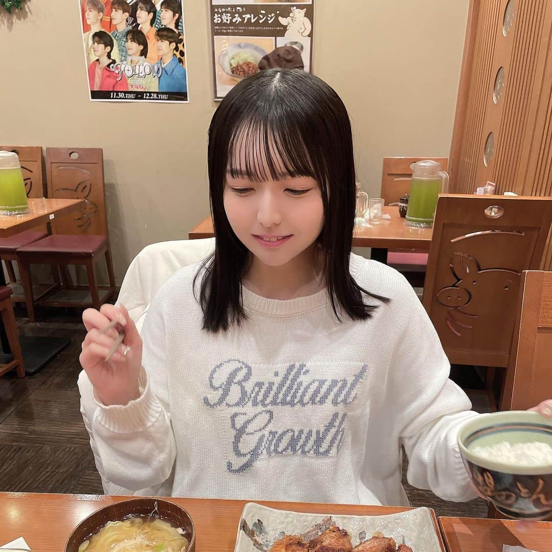 藍崎ゆきなのインスタグラム：「味噌カツって罪やな ． ． ．  #名古屋  #名古屋グルメ  #矢場とん #味噌カツ #グルメ #ランチ #コスプレイヤー #コンカフェ #コンカフェ嬢 #アイドル #地下アイドル #いいね #いいね返し #フォロー #フォロー返し#nagoya #maid #gourmet  #cosplay #cosplayer #conceptcafe #idol #l4l #f4f #followforfollowback #instagood #데일리룩 #오오티디 #옷스타그램 #패션」