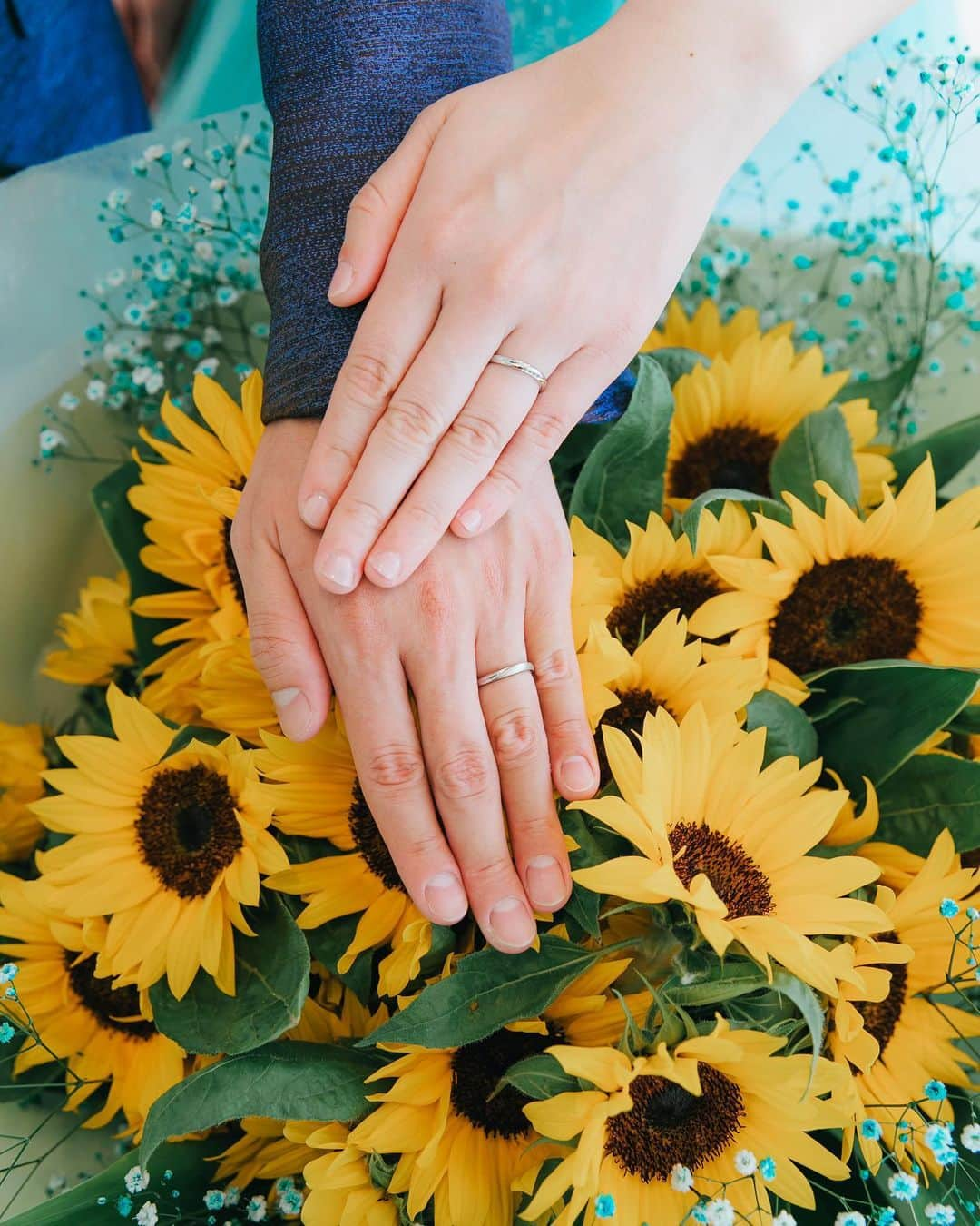 アルマリアンFUKUOKA　公式さんのインスタグラム写真 - (アルマリアンFUKUOKA　公式Instagram)「お二人の大切な指輪🌻💍💛」12月13日 16時07分 - almalien_fukuoka