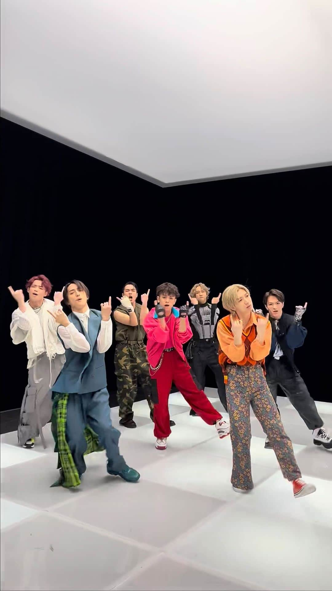 Travis Japan（トラジャ）のインスタグラム：「LEVEL UP🎮👾 ~Behind the Music Video ver.~  Let's enjoy 'LEVEL UP'!!!!!! Pleease check out our Music Video Short ver. on YouTube🐯  #RoadtoA #LEVELUP  #TJgram #WorldwideTJ #TravisJapan」