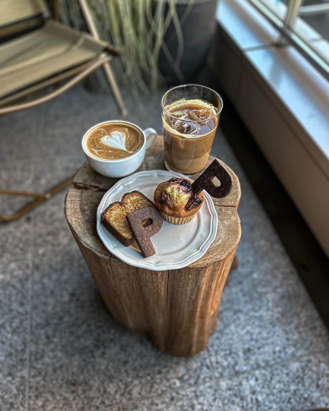 唯可（yuika）さんのインスタグラム写真 - (唯可（yuika）Instagram)「楽しいカフェ活動☕️🩶  朝からたくさんの学びをいただきました🙏✨ @lily02tbt いつもありがとう🫶  #カフェ#カフェ活動#池尻カフェ#三宿カフェ#三茶カフェ#世田谷公園#カフェラテ#クッキー#甘党」12月13日 16時31分 - yu.i.k.a