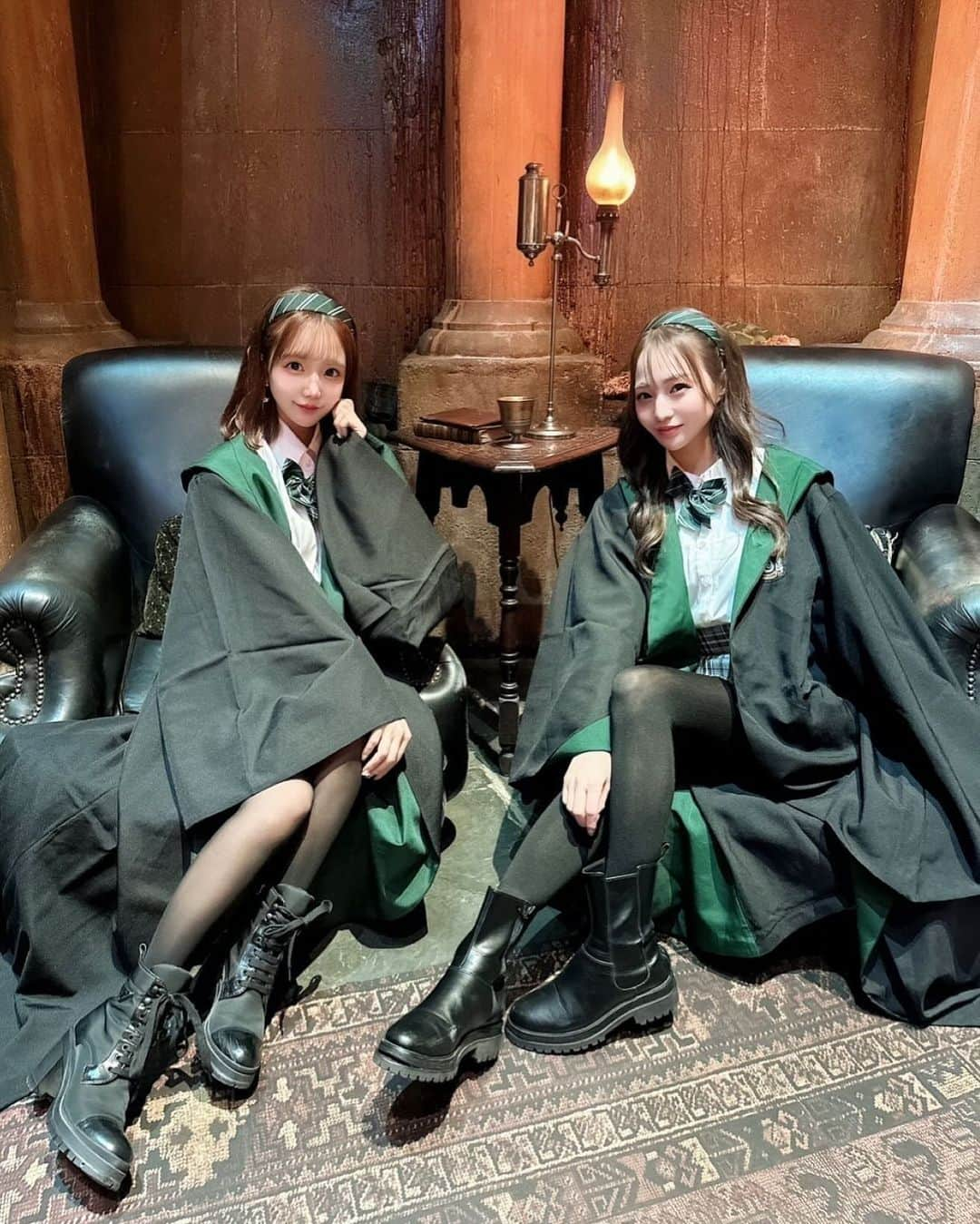 桜木せりなさんのインスタグラム写真 - (桜木せりなInstagram)「スリザリン双子🐍💚  #ハリーポッタースタジオツアー #ワーナーブラザーズスタジオツアー #ハリポタコーデ #スリザリン #豊島園 #名古屋 #錦 #錦3 #salondegold #MLH  #サロンドゴールド  #キャバクラ #いいね #instalike #맞팔　#좋아요」12月13日 16時46分 - serina__gold