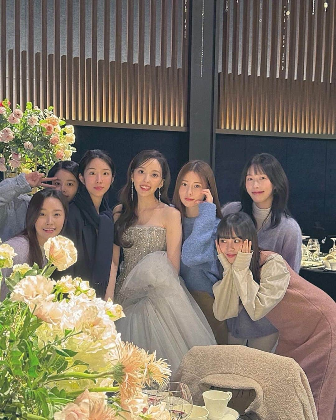 ウヒさんのインスタグラム写真 - (ウヒInstagram)「윤조의 결혼식👰🏻‍♀️🧡」12月13日 17時24分 - woohee91