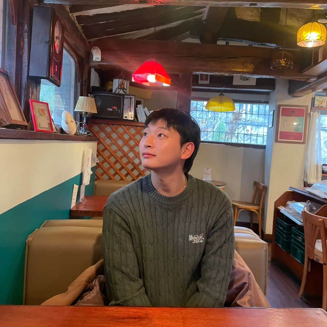 ジヌン さんのインスタグラム写真 - (ジヌン Instagram)「👣☕️👣✌️」12月13日 17時25分 - jinwoon52