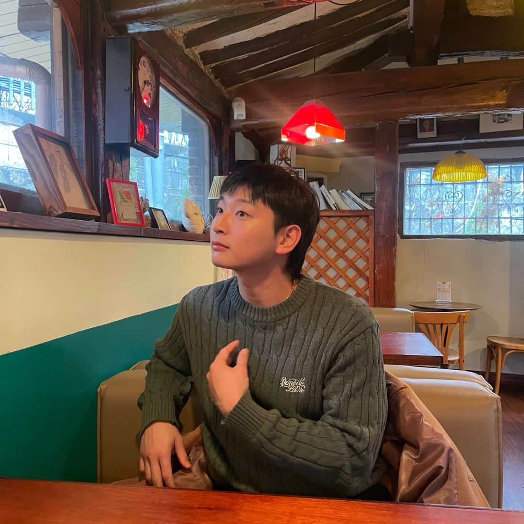 ジヌン さんのインスタグラム写真 - (ジヌン Instagram)「👣☕️👣✌️」12月13日 17時25分 - jinwoon52