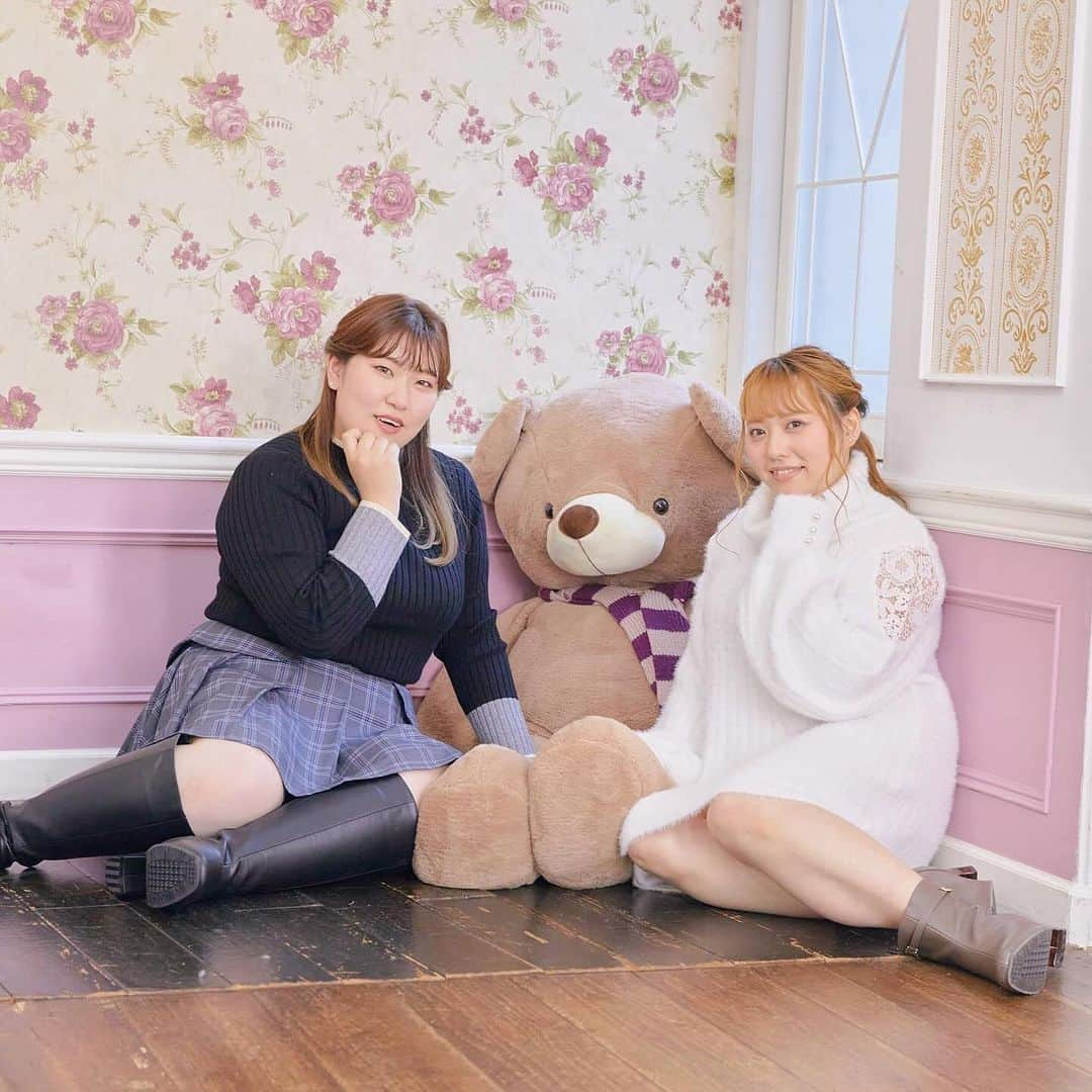 Alinoma公式さんのインスタグラム写真 - (Alinoma公式Instagram)「■どっちが好き？モテコーデ♡ㅤㅤㅤㅤㅤㅤㅤㅤㅤㅤㅤㅤㅤㅤㅤㅤ ㅤㅤㅤㅤㅤㅤㅤㅤㅤㅤㅤㅤㅤㅤㅤㅤㅤㅤㅤㅤㅤㅤㅤㅤㅤㅤㅤㅤㅤㅤㅤㅤㅤㅤㅤㅤ どちらのコーデが好きですか？  デートはもちろんお友達とのおでかけでもかわいいですよ◎ ㅤㅤㅤㅤㅤㅤㅤㅤㅤㅤㅤㅤㅤㅤㅤㅤ ＜着用アイテム①＞ㅤ 【L-10L】 肩レース使いニットミニワンピース　ㅤㅤㅤㅤㅤㅤㅤㅤㅤㅤㅤㅤ →#マルン ㅤㅤㅤㅤㅤㅤㅤㅤㅤㅤ【23.5-26.5cm相当】3WAYストレッチブーツ →@lafarfa_shoes #ラファーファシューズ ㅤㅤㅤㅤㅤㅤㅤㅤㅤㅤㅤㅤㅤㅤㅤㅤㅤㅤㅤㅤㅤㅤㅤㅤㅤㅤㅤㅤㅤㅤ >>モデル　みずちさん/153cm（LL～3Lサイズ着用） @mizuchi_2131_  ㅤㅤㅤㅤㅤㅤㅤㅤㅤㅤㅤㅤㅤㅤㅤㅤ ＜着用アイテム②＞ㅤㅤㅤㅤㅤㅤㅤㅤㅤㅤㅤ 【LL-3L】[洗える]配色リブニット →@laveange_official #ラビアンジェㅤㅤㅤㅤㅤㅤㅤㅤㅤㅤㅤㅤㅤ ㅤㅤㅤㅤㅤㅤㅤㅤㅤㅤㅤㅤㅤ【LL-5L】ショート丈スエードライダース 【L-10L】チェックスカショーパン →#マルン ㅤㅤㅤㅤㅤㅤㅤㅤㅤㅤㅤㅤㅤㅤㅤㅤㅤㅤ【23.5-26.5cm相当】5.5cmヒール 筒幅ゆったり ヒールロングブーツ　S/T 5310 →@lafarfa_shoes #ラファーファシューズ ㅤㅤㅤㅤㅤㅤㅤㅤㅤㅤㅤㅤㅤㅤㅤㅤㅤㅤㅤㅤㅤㅤㅤㅤㅤㅤㅤㅤㅤㅤ >>モデル　千歳ゆいさん/160cm（４Lサイズ着用） @yui_c1128  ㅤㅤㅤㅤㅤㅤㅤㅤㅤㅤㅤㅤㅤㅤㅤㅤㅤㅤㅤㅤㅤㅤㅤㅤㅤㅤㅤㅤㅤㅤㅤㅤㅤㅤㅤㅤㅤㅤㅤㅤㅤㅤㅤㅤㅤㅤ Alinomaは160以上の大きいサイズのブランドが集まった、L～10Lサイズのぽっちゃり女性のためのファッション通販サイトです。ありのままの自分をもっと素敵に！そんな想いを叶えるファッションをお届けします♪ ▼▼ @alinoma_official ⇒Alinomaサイトや掲載商品情報はプロフィールのURLからcheck ㅤㅤㅤㅤㅤㅤㅤㅤㅤㅤㅤㅤㅤㅤ URL 〉〉https://bit.ly/2KAEba4 ㅤㅤㅤㅤㅤㅤㅤㅤㅤㅤㅤㅤㅤㅤ #アリノマ  #ぽっちゃりコーデならアリノマ #ぽっちゃり #プラスサイズ #大きいサイズ #大きいサイズレディース #プラスサイズコーデ #ぽっちゃりコーデ　#ぽっちゃり女子 #ぽっちゃり大人女子 #ぽちゃコーデ #ぽっちゃりファッション #ぽちゃかわ #ぽっちゃりさんと繋がりたい #今日のコーデ #冬コーデ #着痩せ #体型カバー #冬トレンドコーデ #お出かけコーデ  #モテコーデ　#モテ #alinoma #plussize #plussizemodel #plussizefashion」12月13日 17時35分 - alinoma_official