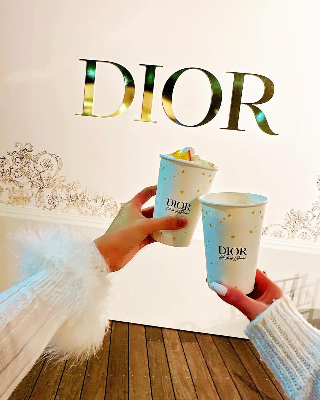 月中秋実さんのインスタグラム写真 - (月中秋実Instagram)「・ ・ DIOR🎄✨ ・ ・ #dior」12月13日 17時42分 - tukinakaakimi