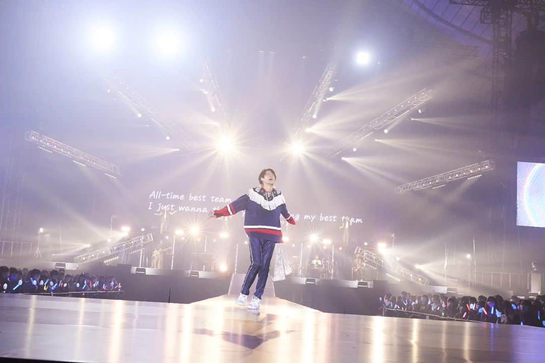 宮野真守さんのインスタグラム写真 - (宮野真守Instagram)「🤳インスタライブ実施決定！  🗓開始予定時間 12月14日（木）19時頃〜  24th single「Sing a song together」発売記念🎉 シングルや「SINGING!」の感想などお待ちしています✨  こちらの投稿にコメントを入れると… 当日読まれるかもしれません😏」12月13日 18時00分 - miyano_mamoru_pr