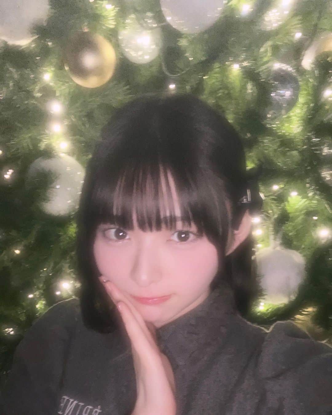 桜ひなのさんのインスタグラム写真 - (桜ひなのInstagram)「. みんなはサンタさんに何お願いするの〜🎅🏼🎄🧸 ⁡ ⁡    #christmas   #クリスマス  #tree  #kawaii  #cute  #lovely」12月13日 23時35分 - hinano_sakura_official