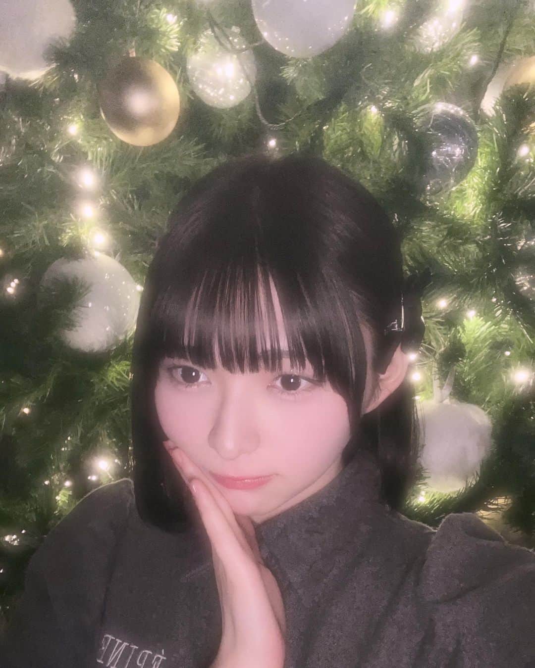 桜ひなのさんのインスタグラム写真 - (桜ひなのInstagram)「. みんなはサンタさんに何お願いするの〜🎅🏼🎄🧸 ⁡ ⁡    #christmas   #クリスマス  #tree  #kawaii  #cute  #lovely」12月13日 23時35分 - hinano_sakura_official