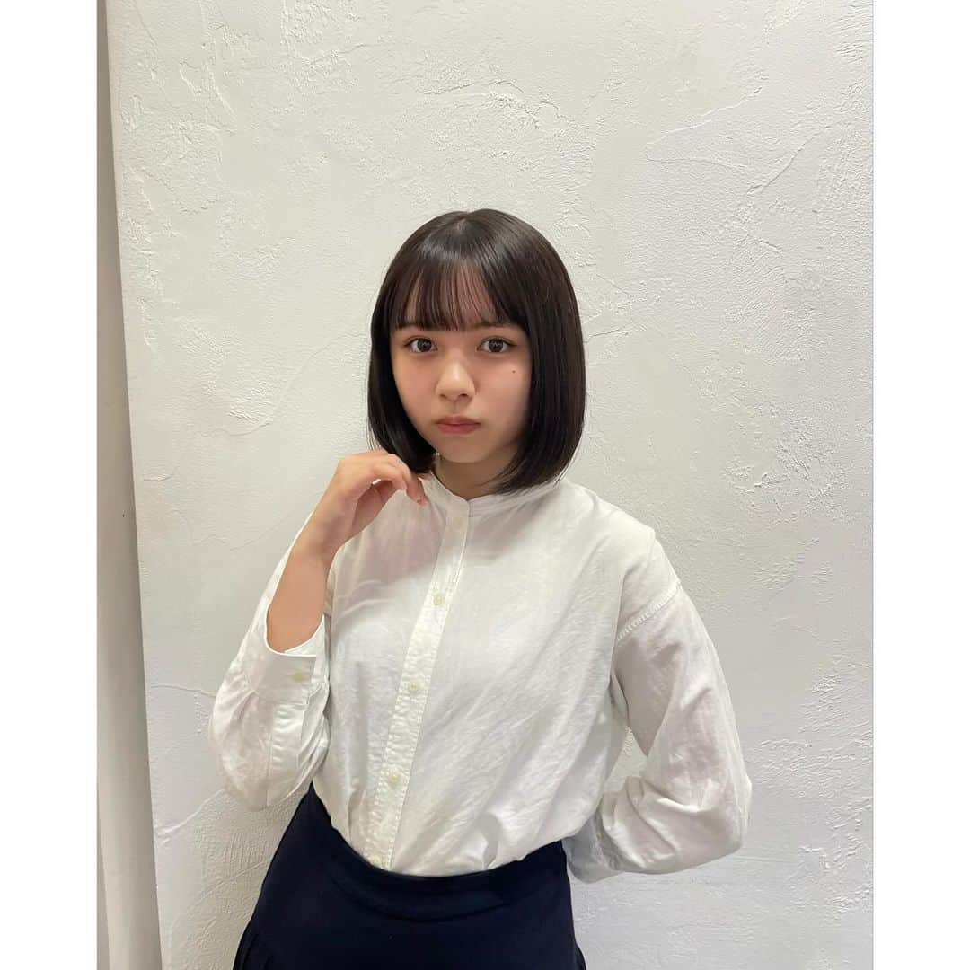 川﨑帆々花さんのインスタグラム写真 - (川﨑帆々花Instagram)「. 先日まつ毛と眉毛整えてもらいました〜🐸 マナツさんいつもありがとうございます✨  そして大分放置してた髪色を 綺麗に染めてもらいました🩶 安定のアヤネさん😽  #pr#une_fleur#lomalia」12月13日 18時11分 - kawasakihonoka_official