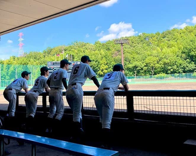 のインスタグラム：「⚾️  ベンチからの背中3連チャン💥 試合を見守る背中がカッコいいです✨  #tbs #日曜劇場 #下剋上球児 #12月17日よる9時最終話放送✨」