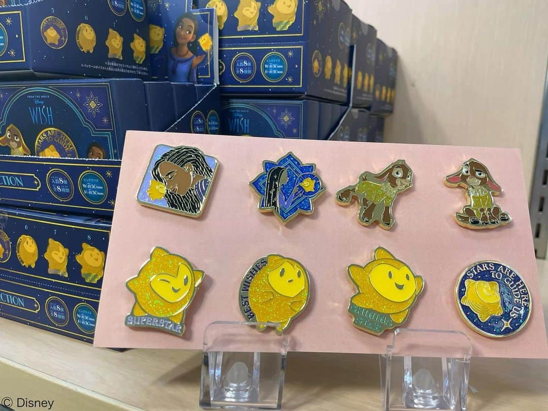 ISETAN PARK netさんのインスタグラム写真 - (ISETAN PARK netInstagram)「Disney100 THE MARKET in 伊勢丹新宿店    「ディズニー100」をテーマにしたデザインの限定アイテムをはじめ、ディズニー100周年記念作品 ディズニー・アニメーション最新作『ウィッシュ』のアイテムもラインナップ💫  ディズニー、ピクサー、スター・ウォーズ、マーベルの愛されるキャラクターたちにインスパイアされたバラエティ豊かな商品が勢ぞろいします。  伊勢丹新宿店先行販売や三越伊勢丹限定アイテム、日替わりお買上げノベルティやフォトスポットなど盛りだくさんの内容でお届けします。    Disney100 THE MARKET in 伊勢丹新宿店  ■開催中〜12月20日(水)※最終日午後6時終了  ■本館6階 催物場  ※数量に限りがある商品もございますので、品切れの際はご容赦ください。  🛒一部の商品は三越伊勢丹オンラインストアでも取り扱い中です。     詳しくは @isetan_shinjuku ストーリーズハイライト「POP UP」  https://www.mistore.jp/shopping/event/shinjuku_e/disney100_10    @disney    #Disney #Disney100 #ディズニー #ディズニー100 #ディズニーキャラクター #ディズニーアニメーション #ディズニーグッズ #Disney100THEMARKET  #isetan #isetanshinjuku #이세탄 #신주쿠이세탄 #이세탄백화점 #イセタン #伊勢丹 #伊勢丹新宿 #新宿伊勢丹 #伊勢丹新宿店    【年末年始の営業について】   12月31日(日)は午前10時開店、午後5時閉店。尚、本館6階 催物場は午前9時開店、午後5時閉店、本館地下1階 食料品は午前9時開店、午後6時閉店。   2024年1月1日(月・祝)は店舗休業日とさせていただきます。   新年は、1月2日(火)午前10時から初売出し。午後7時30分まで営業いたします。」12月14日 17時00分 - isetan_shinjuku