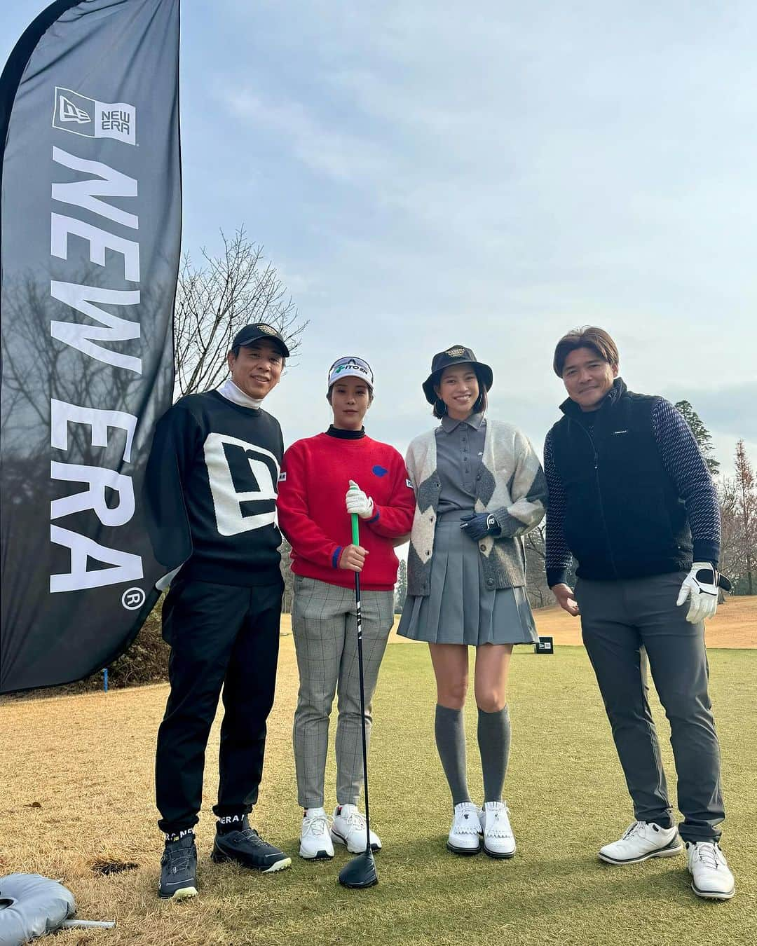 紺野ゆりさんのインスタグラム写真 - (紺野ゆりInstagram)「NEWERA GOLF CUP⛳️  ニューエラコンペに参加してきました😆 大久保嘉人さんとご一緒させていただきました✨ 緊張していたんですがとても気さくに話しかけてくださりお人柄もとても素敵🥹NEWERA契約プロの方々とも3ホールずつご一緒させて頂きとても贅沢な1日となりました✨  コンペでは沢山の人がわたしの#ゆりコラボ　ウェア着てくれていたのが嬉しくて😭💕 感激でした🥹🥹🥹♡  スコアは87で、ハンデがハマり、90人中9位で賞品getしましたよ😆🙌  千葉バーディーでまわれるなんて豪華すぎ☺️ 素敵な1日をありがとうございました🫶  #NEWERA #ニューエラゴルフ #ゆりコラボ #neweragolf  #yurigolf🦋」12月13日 18時40分 - yuri_konno_official