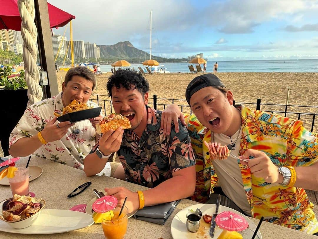 杉本裕太郎さんのインスタグラム写真 - (杉本裕太郎Instagram)「ハワイ①🌺  #ハワイ #アロハ #ピンクのパンケーキ #おすすめグルメあれば教えてください」12月13日 18時43分 - 99tarosu345