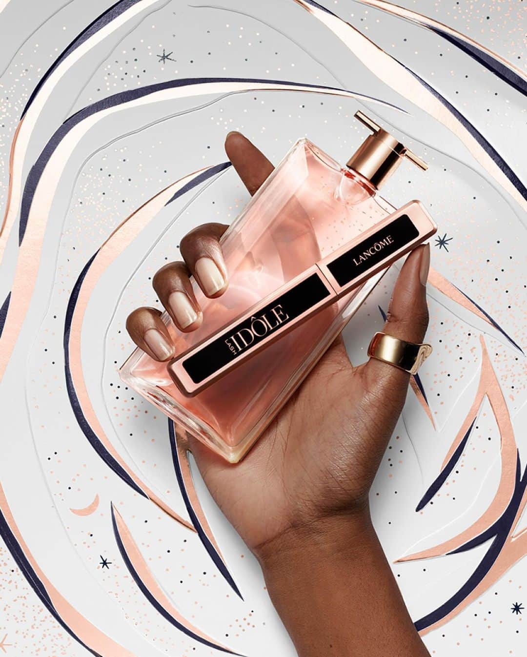 Lancôme Officialさんのインスタグラム写真 - (Lancôme OfficialInstagram)「Gift the extraordinary with Lancôme icons, for a truly unique beauty experience.  #Lancome #LancomexLouvre #Holiday23」12月13日 19時03分 - lancomeofficial