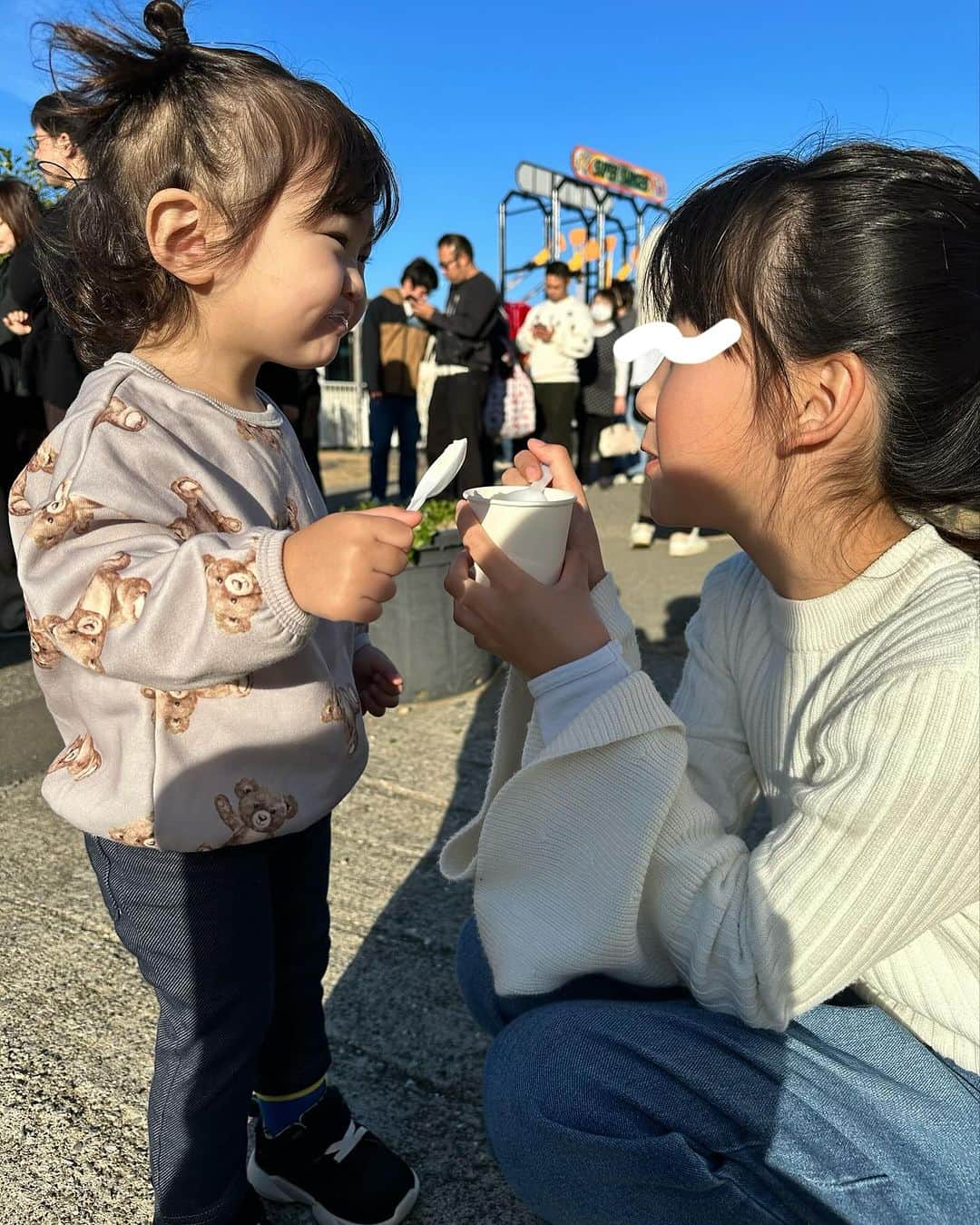 SAYUKAのインスタグラム：「🍦👩‍❤️‍👩」