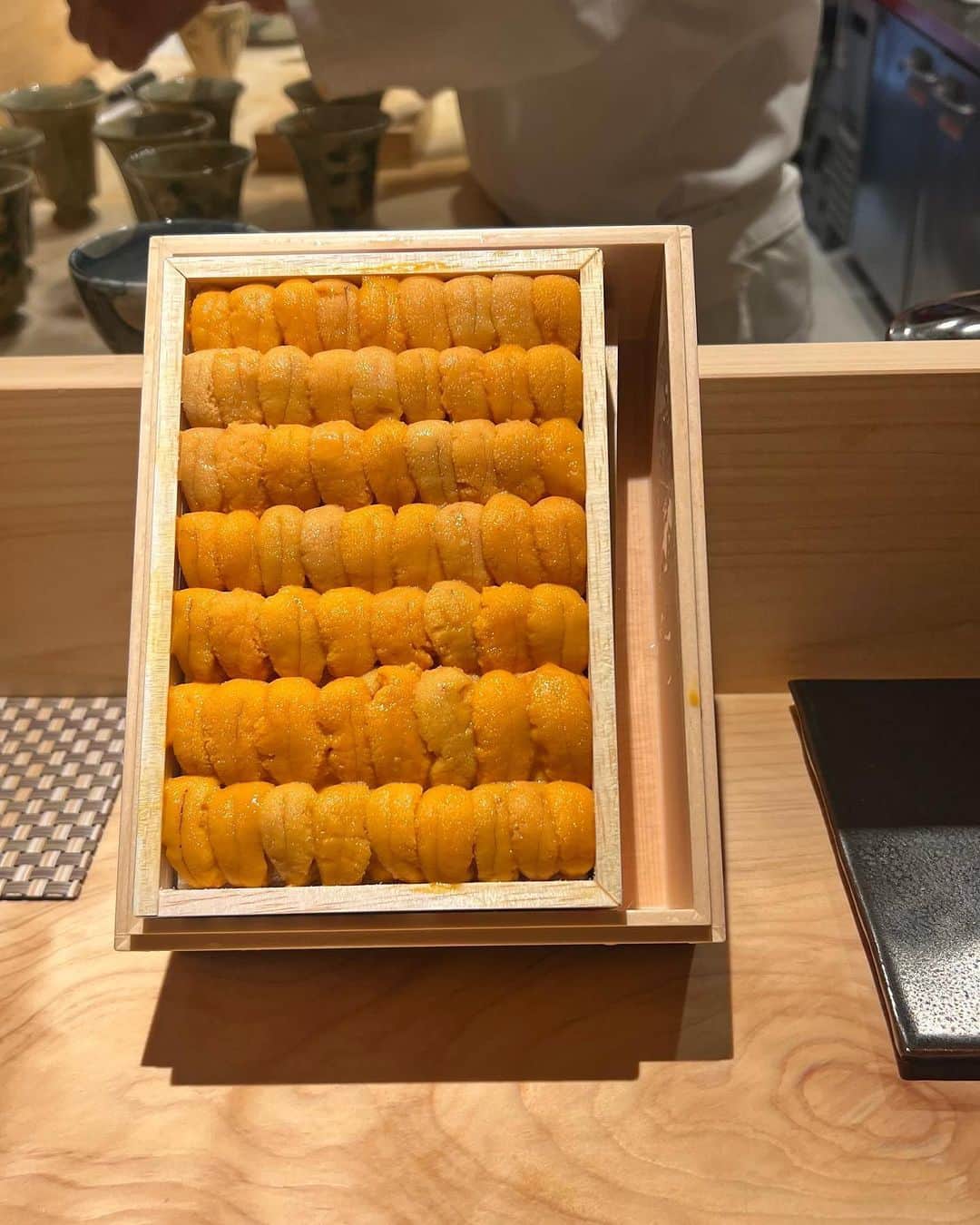 深結さんのインスタグラム写真 - (深結Instagram)「大好きな高校からのお友達と大阪旅行行ってご褒美に @kaikou_sushi に…🍣✨  全部美味しすぎてずっと美味しすぎるって連呼してた^_^笑 また絶対行きたい🫶🏻  特にトロたくと海老美味しすぎたーーあっ  #大阪グルメ #鮨 #寿司 #北新地」12月13日 19時22分 - __ange02