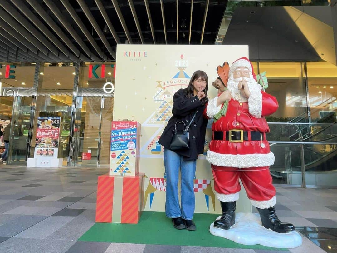 藤原あずさのインスタグラム：「. 🎅初博多クリスマスマーケット🎄🫧  最初の写真なんと甥っ子が撮ってくれました！ すごい成長だよね👶🏻👏🏻  寒い中飲むホットココア最高だった〜☕️🤎  #博多 #博多駅 #クリスマスマーケット  #クリスマスマーケット博多  #ホットココア #博多旅行」