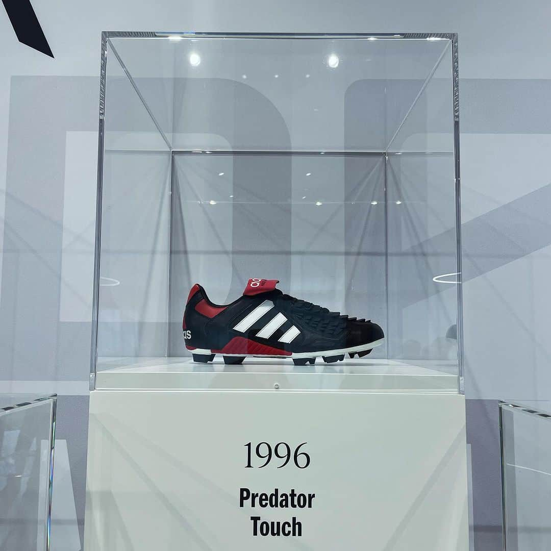 ゲキサカさんのインスタグラム写真 - (ゲキサカInstagram)「adidas AG 本社（ドイツヘルツォーゲンアウラハ）にてADIDAS PREDATORのイベントが行われた。 これは新しいスパイクの発表なのか、今話題の選手の登場があるのか。アディダスからの正式発表が待たれる。  #PR #adidas #predator #アディダス」12月13日 19時54分 - gekisaka