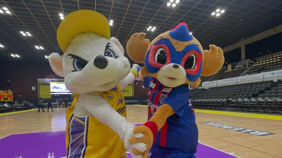 FC東京オフィシャルグッズさんのインスタグラム写真 - (FC東京オフィシャルグッズInstagram)「🔵🔴😽 #浅草 から #渋谷!! #東京ドロンパ、1日暴れ回りました👏☺️ @fctokyoofficial  #新仲見世商店街 #TOKYOUNITE  #サンロッカーズ渋谷 #サンディー  #アルバルク東京 #ルーク  #FC町田ゼルビア #ゼルビー  #読売ジャイアンツ #ジャビット  #FC東京 #fctokyo #tokyo」12月13日 19時58分 - fctokyoofficial