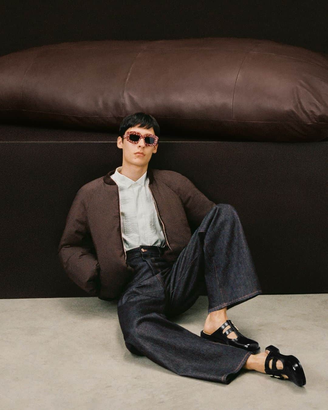 Loeweのインスタグラム：「Spring Summer 2024 men’s collection with Smooth Pavé Screen sunglasses.  See the collection on loewe.com   #LOEWE #LOEWEsunglasses」