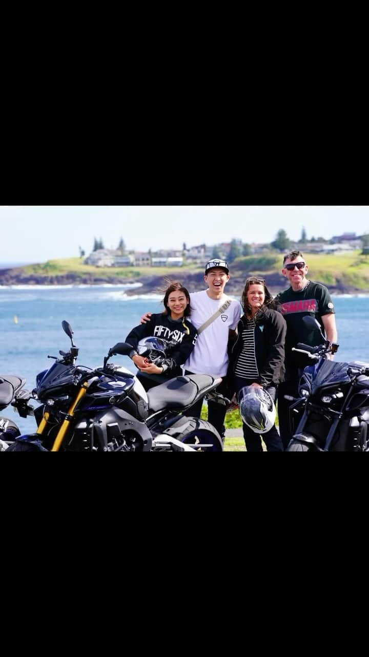 指出瑞貴のインスタグラム：「One years ago. Shooting in Australia with yamaha crew. I miss everyting …🥺 Great view, roads, team, and touring!  一年前、撮影でシドニーに滞在していた時の写真たち。 素晴らしい景色に道に、チームに、ナイスツーリング。 一年前だよってGoogleフォトが知らせてくれました笑🩵 素晴らしい経験が、今も役に立っていてよりバイクライフが楽しくなっています♡  #yamaha #yamahaaustralia #australia #sydney #touring #deus #google #googlephotos #yamaha女子 #ヤマハ女子」