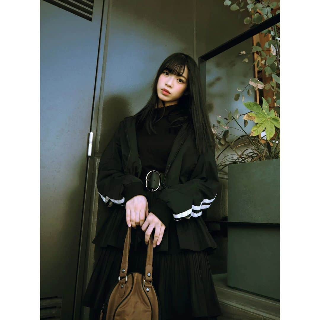 熊井戸花さんのインスタグラム写真 - (熊井戸花Instagram)「こんばんは🌛*° SpRayのこのベルト凄く可愛い(;ᴗ;)(;ᴗ;) ウエストも引き締まって見えるし、脚長効果抜群で愛用中😽♡⁡ ⁡⁡ ⁡https://vt.tiktok.com/ZSNqPbuck/  #熊井戸花  #おはなちゃん  #熊井户花  #テンカラット  #テンカラットプリューム  #高2  #sjk  #japan  #tokyo   #fashion  #coordinate  #code  #ootd」12月13日 20時12分 - kumaido_hana
