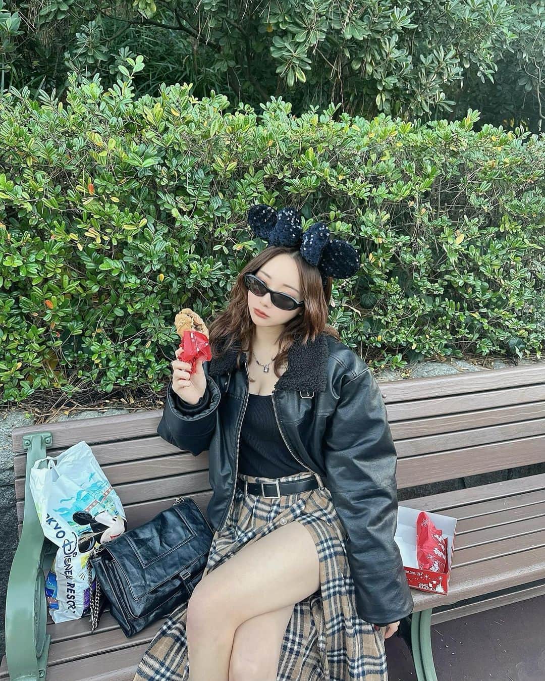 PyunA.(ぴょな)のインスタグラム：「急遽ディズニー行ってきた🐭🏰 ランド久々だったから楽しかった〜♡」