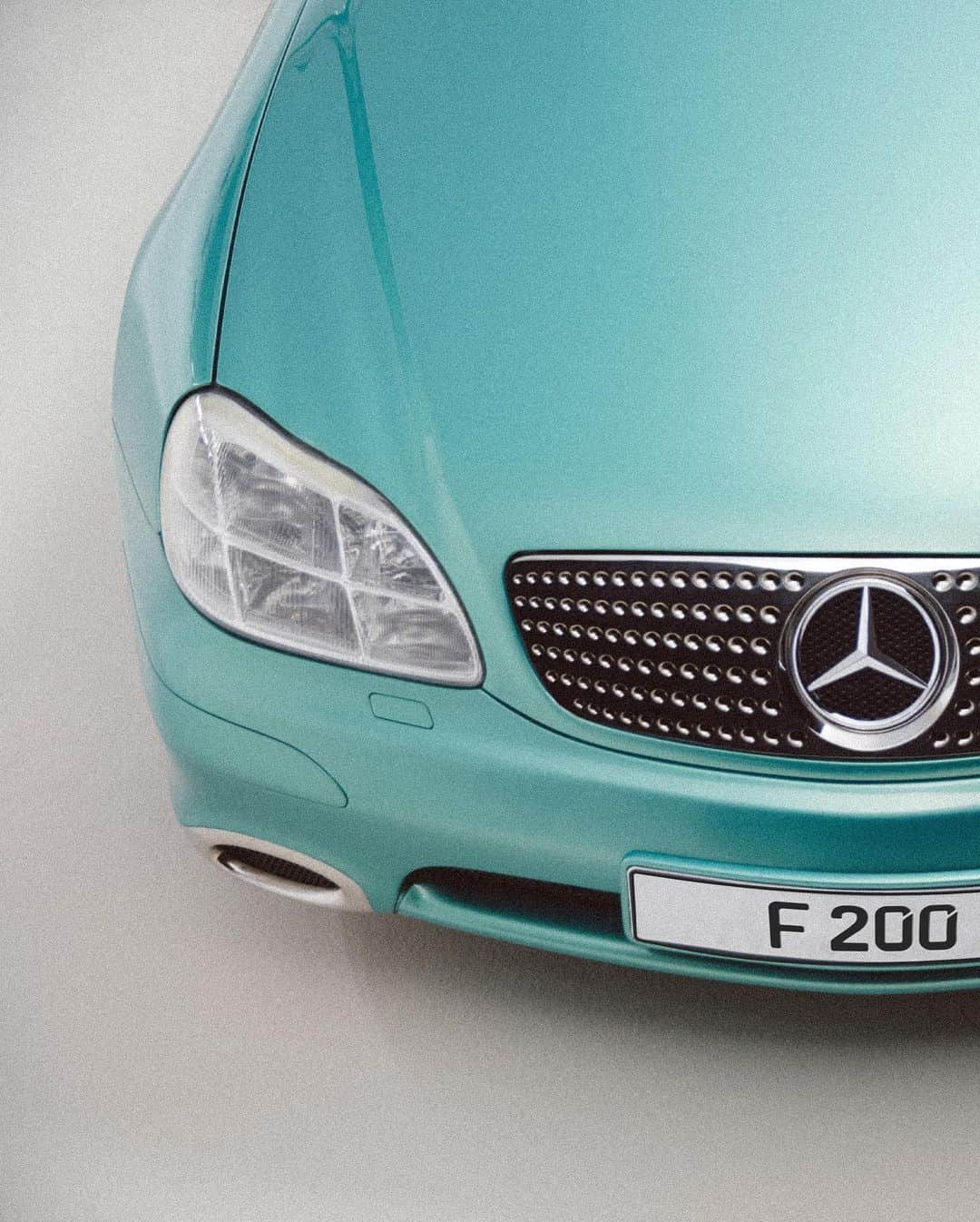 メルセデス・ベンツのインスタグラム：「When your style is unique, your car shouldn’t be ordinary.  #MercedesBenz #F200 #MBclassic」