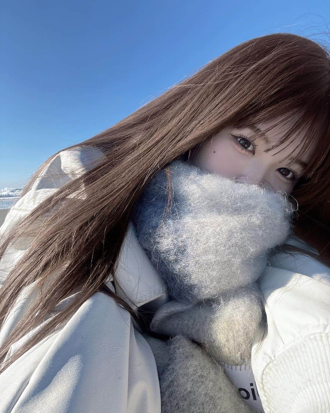 りょーかさんのインスタグラム写真 - (りょーかInstagram)「・ ・ 北海道民だけど東京の寒さに慣れちゃったから地元帰るのこわい❄️🥶 耐えられるかな〜〜〜。。」12月13日 20時41分 - ryoka_0720