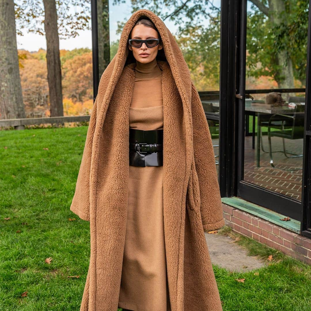 マックスマーラさんのインスタグラム写真 - (マックスマーラInstagram)「The #MaxMaraTeddyTen celebrations continue! Discover the immersive pop-up at The Glass House and GrayBarns Inn in Connecticut, featuring a cozy assortment of Teddy styles and exclusive brand experiences. Check out more activations at the link in bio. #MaxMara⁠」12月13日 21時00分 - maxmara