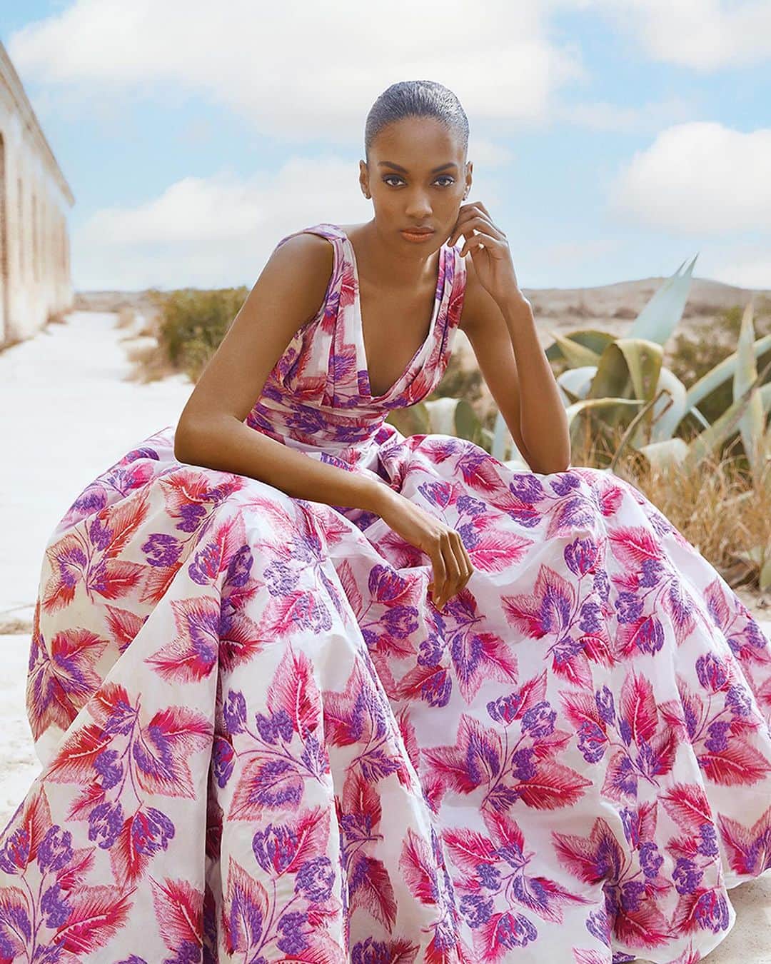 Marchesaのインスタグラム：「Get ready to own the room in our killer new collection #MarchesaNotte cocktail dresses. Which one do you see yourself wearing?  Dresses: Luell, Alyssum, Rowan, Lucky, Lucius/Lakme  Discover the new collection on pronovias.com ✨  #Pronovias」
