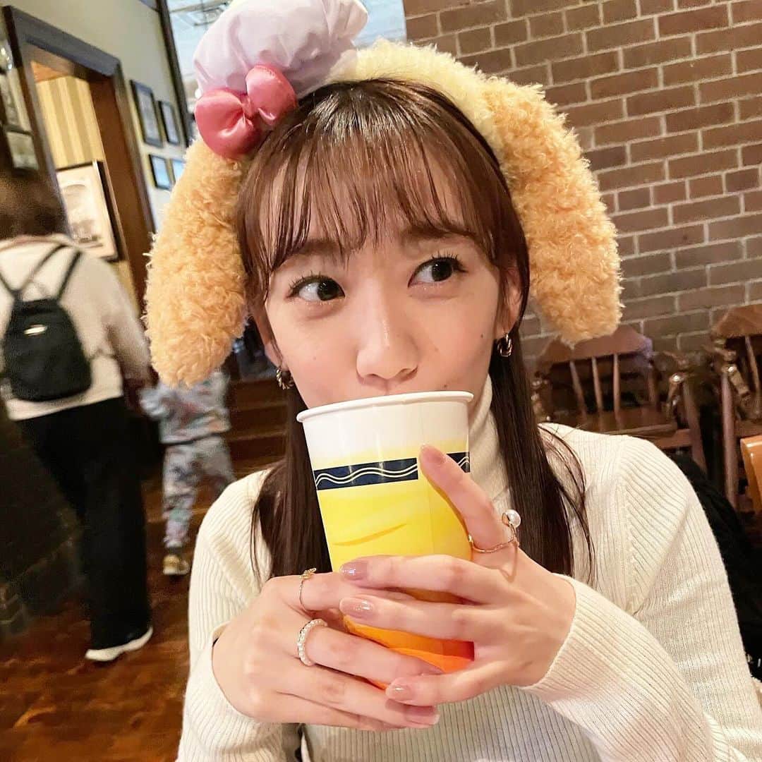 須田亜香里さんのインスタグラム写真 - (須田亜香里Instagram)「11月の想い出〜🍿 ゆうなとディズニーシー行った時の！ めちゃくちゃ楽しかった🥹 反省点は調光レンズの伊達メガネで行ったらクッキーアンがイカつくなったこと🕶️ #ディズニーシー #クッキーアン」12月13日 21時25分 - akarisuda