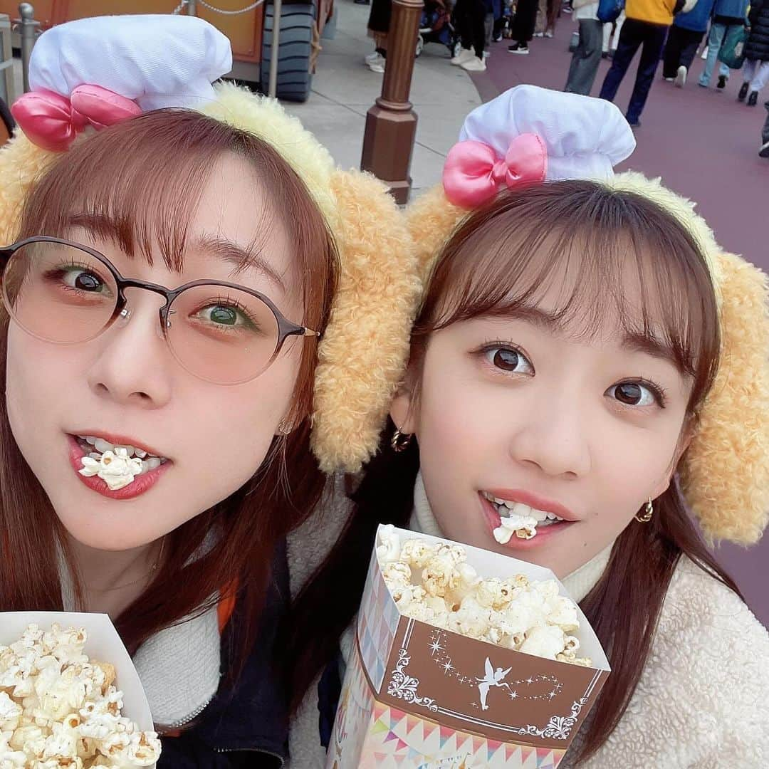 須田亜香里さんのインスタグラム写真 - (須田亜香里Instagram)「11月の想い出〜🍿 ゆうなとディズニーシー行った時の！ めちゃくちゃ楽しかった🥹 反省点は調光レンズの伊達メガネで行ったらクッキーアンがイカつくなったこと🕶️ #ディズニーシー #クッキーアン」12月13日 21時25分 - akarisuda