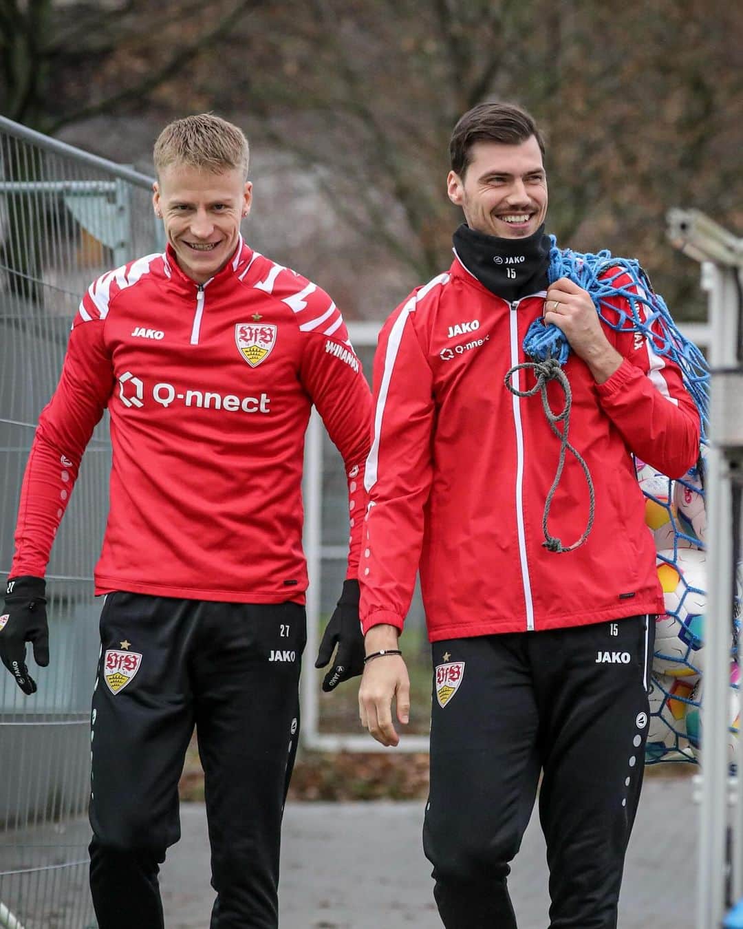 VfBシュトゥットガルトのインスタグラム：「Happy faces im öffentlichen Training! 🥰❤️✌️ _ #VfB #vfbstuttgart #vfbstuttgart1893 #auscannstatt #furchtlosundtreu #VfBInsta」