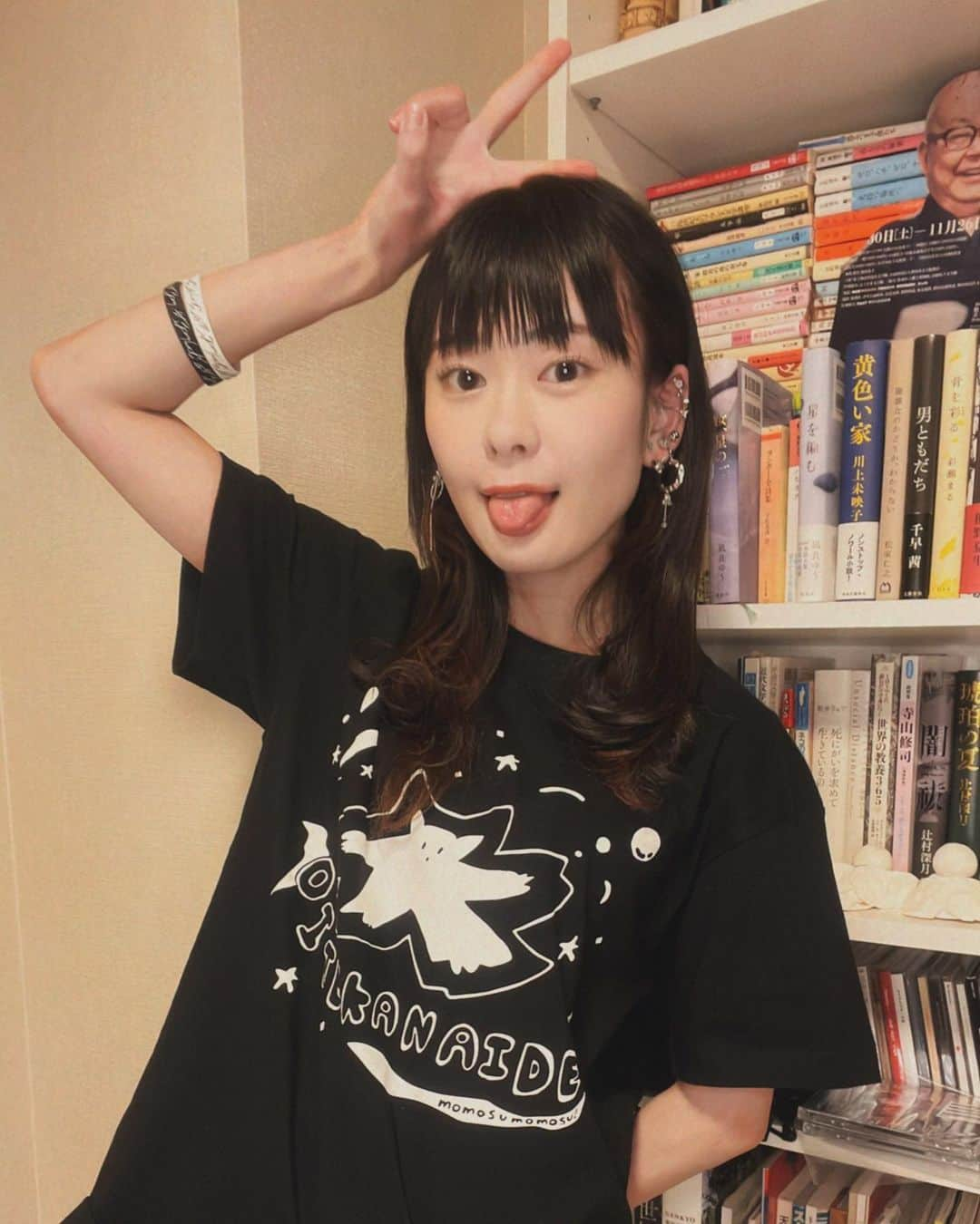 ももすももすさんのインスタグラム写真 - (ももすももすInstagram)「置いてかないでTシャツ。」12月14日 7時15分 - mo_mosu