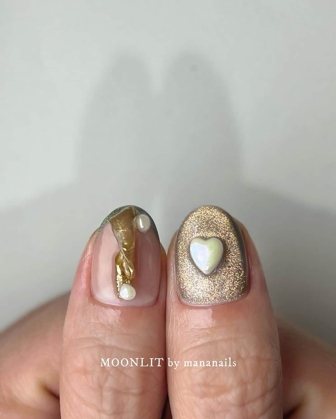 mananailsのインスタグラム：「🤍🤍🤍  冬ネイルかわいい❄️ マグは @jukeofficial_19 @akanails プロデュースカラー🌌  ☾120minオフ込み」