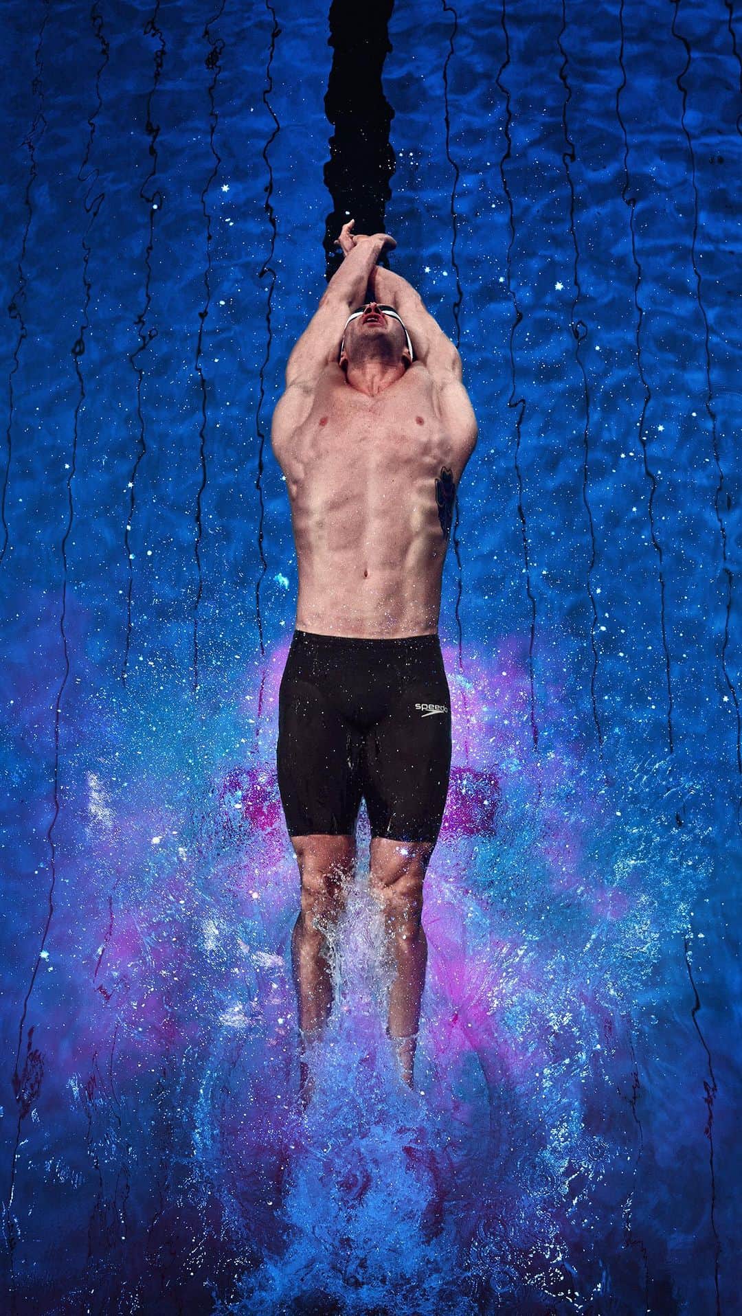 スピードのインスタグラム：「Join @ryan_f_murphy on his intergalactic journey, propelling in the water like a space rocket in the game-changing Fastskin 2.0 racing suit. 🚀🚀  Swim with the Fastest. #TeamSpeedo #FastskinLZR」