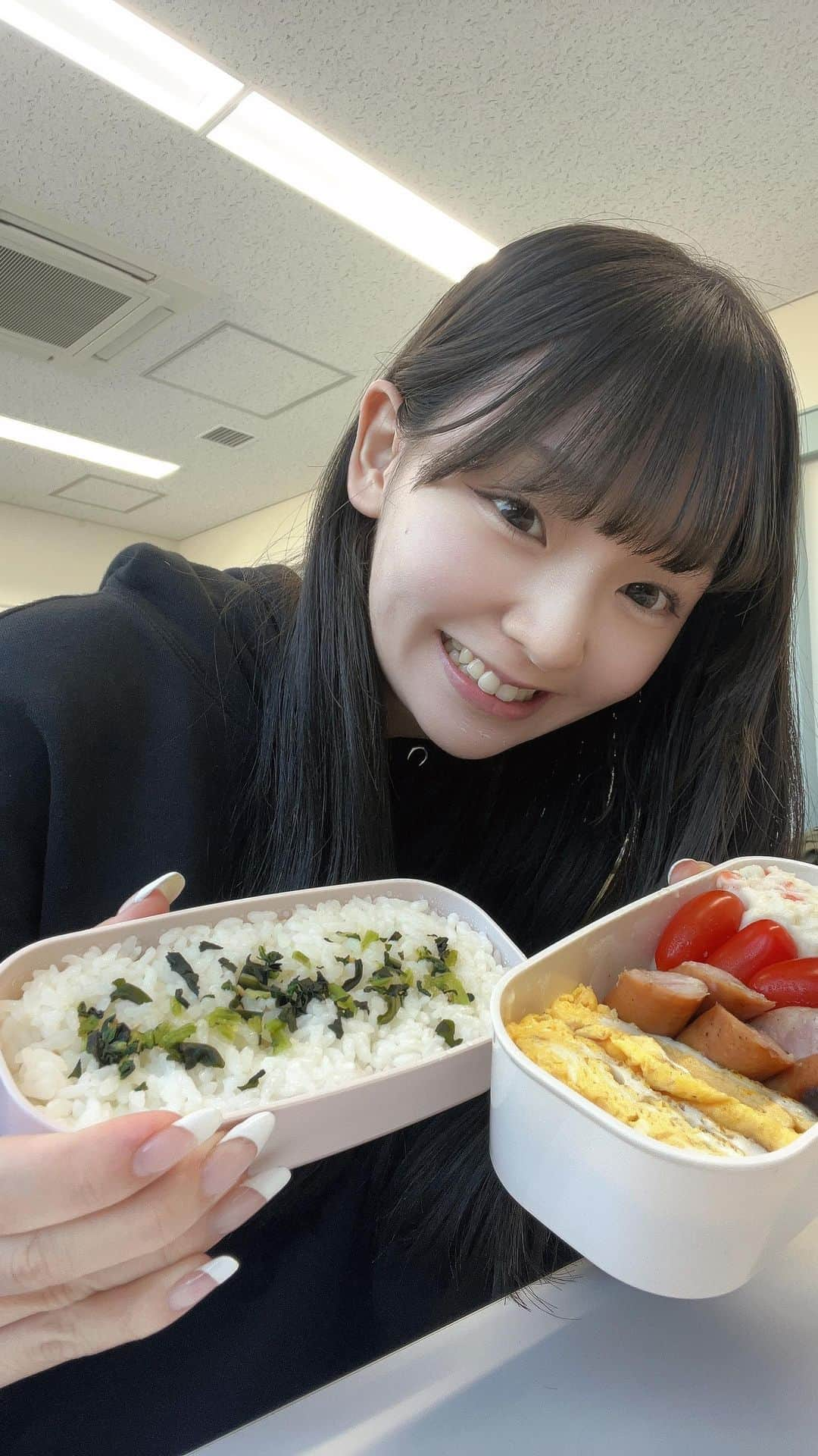 尾野寺みさのインスタグラム：「手作りお弁当タイム🍚 無加工iPhone純正カメラで内カメ📷」