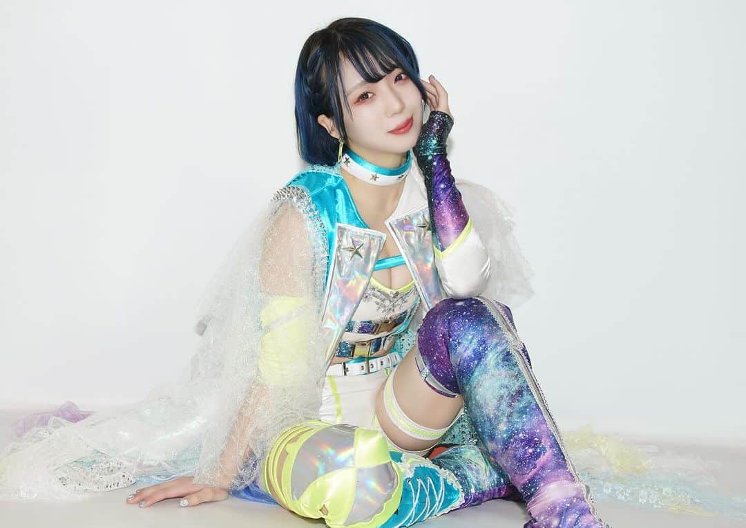 松井珠紗のインスタグラム：「最近宣材撮りました🤍 自分のコスチュームやっぱり好きだな！」