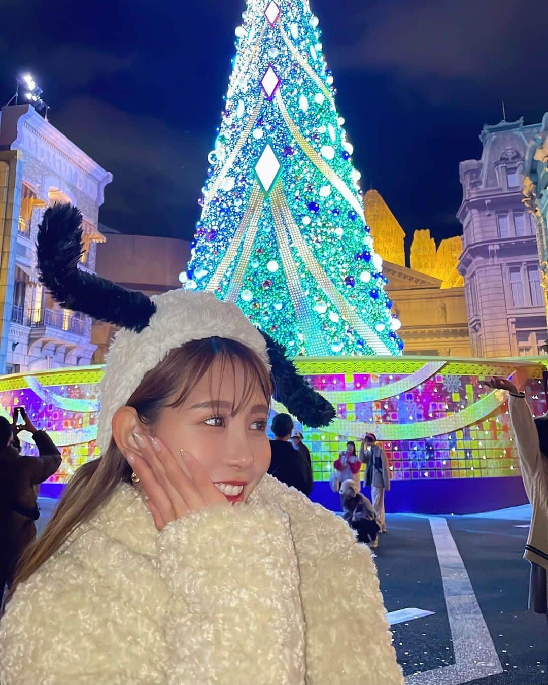 岩下えみさんのインスタグラム写真 - (岩下えみInstagram)「🎄🌏✨ ⁡ ⁡ クリスマスユニバ♥️ ⁡ あむちゃんと いってきたよぉ(∨̈)🫶🏼 ⁡ @amu_veall  ⁡ #ユニバ#クリスマスユニバ#USJ #ユニバデート #OOTD#ユニバコーデ #スヌーピーカチューシャ #クリスマス#ユニバフォト」12月14日 0時18分 - emii114