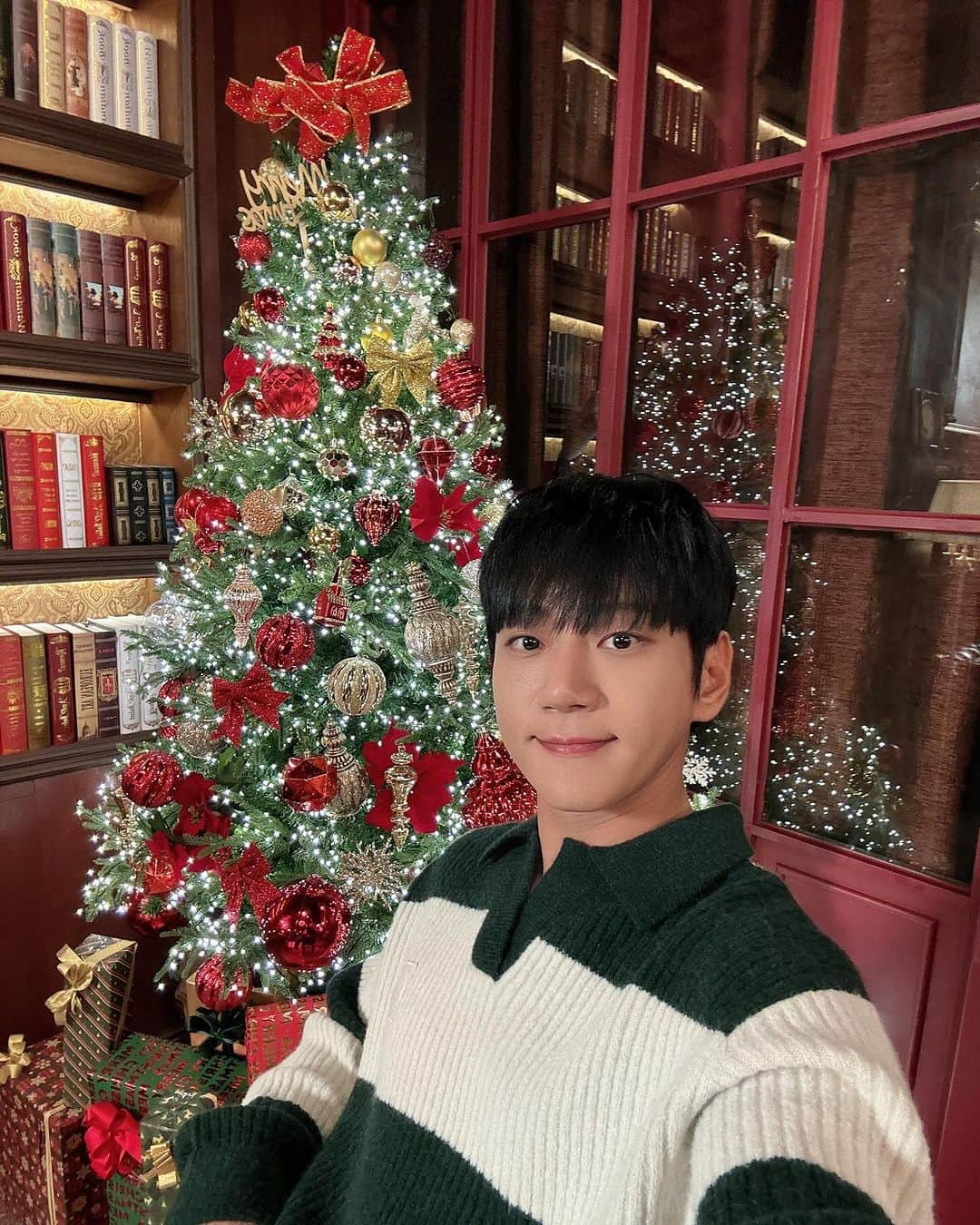 ファン・チヨルさんのインスタグラム写真 - (ファン・チヨルInstagram)「찬란한 겨울❄️ #겨울」12月14日 0時31分 - chiyeul7102