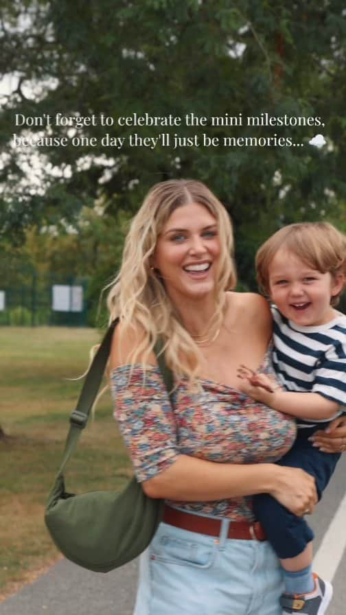 Ashley Jamesのインスタグラム：「ad I'm not crying, you are! 🥺 ❤️ I feel nostalgic every single time I go back to the playground with Alf. Every single time we go there, I notice something new that he does. That's the most beautiful part of having children for me - the mini milestones that no one talks about. ❤️  Like the slide: I remember being so excited the first time he went down a slide with me holding him. Then the first time he went on his own. Most recently his first time on the big boy slide. Always on his front - our safe and cautious boy. 🥰  For me it's just pure magic watching them do new things every single day.   We hear so much about the big milestones: like crawling, walking, talking, or even using a potty! But it's these tiny insignificant moments that before long are memories that make my heart sing every day. Time just goes so quickly and before you know it those little milestones are nothing but memories to look back on. 🥺❤️   One thing that has stayed consistent his love of the @littlestepsuki LITTLE STEPS® snacks. As you can see, Alf has loved these since I first gave them to him at 12 months. They have 3 organic puff flavours and crackers too. The LITTLE STEPS® Puffs shape is designed to encourage fine motor skills development such as the pincer grasp and hand eye coordination. I love the crackers because they're resealable which means they're an easy snack you can leave in the pram for when you're out and about!   You can pick up your own pack of LITTLE STEPS® Puffs or LITTLE STEPS® Savoury Crackers in Asda! 🙏🏼 #litlestepsbabyfood #minimilestones   IMPORTANT NOTICE: Solid foods should be introduced at around 6 months. Older infants and toddlers may need up to 2 healthy snacks between meals each day. Be mindful not to overfeed your baby」