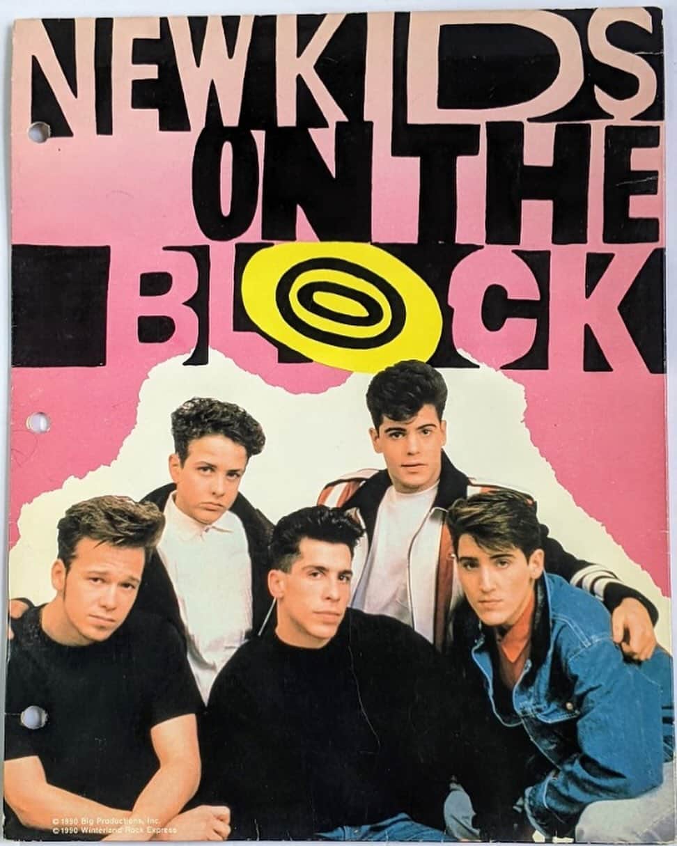 ニュー・キッズ・オン・ザ・ブロックさんのインスタグラム写真 - (ニュー・キッズ・オン・ザ・ブロックInstagram)「Blockheads, were you the coolest in school with your NKOTB school supplies? #90sKids」12月14日 2時33分 - nkotb