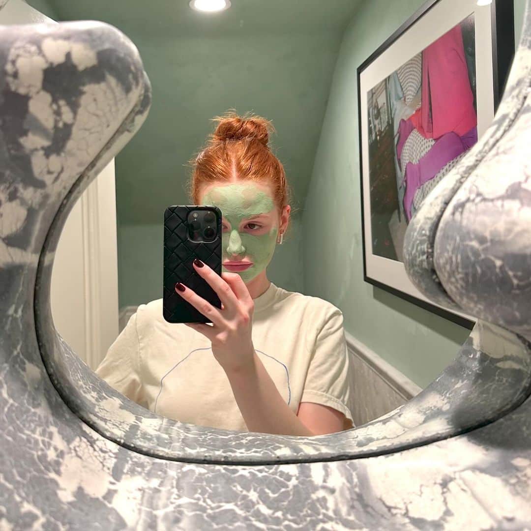 マデライン・ペッチさんのインスタグラム写真 - (マデライン・ペッチInstagram)「camouflage, happiest place, best girl, sugar rush, etc etc」12月14日 2時39分 - madelame