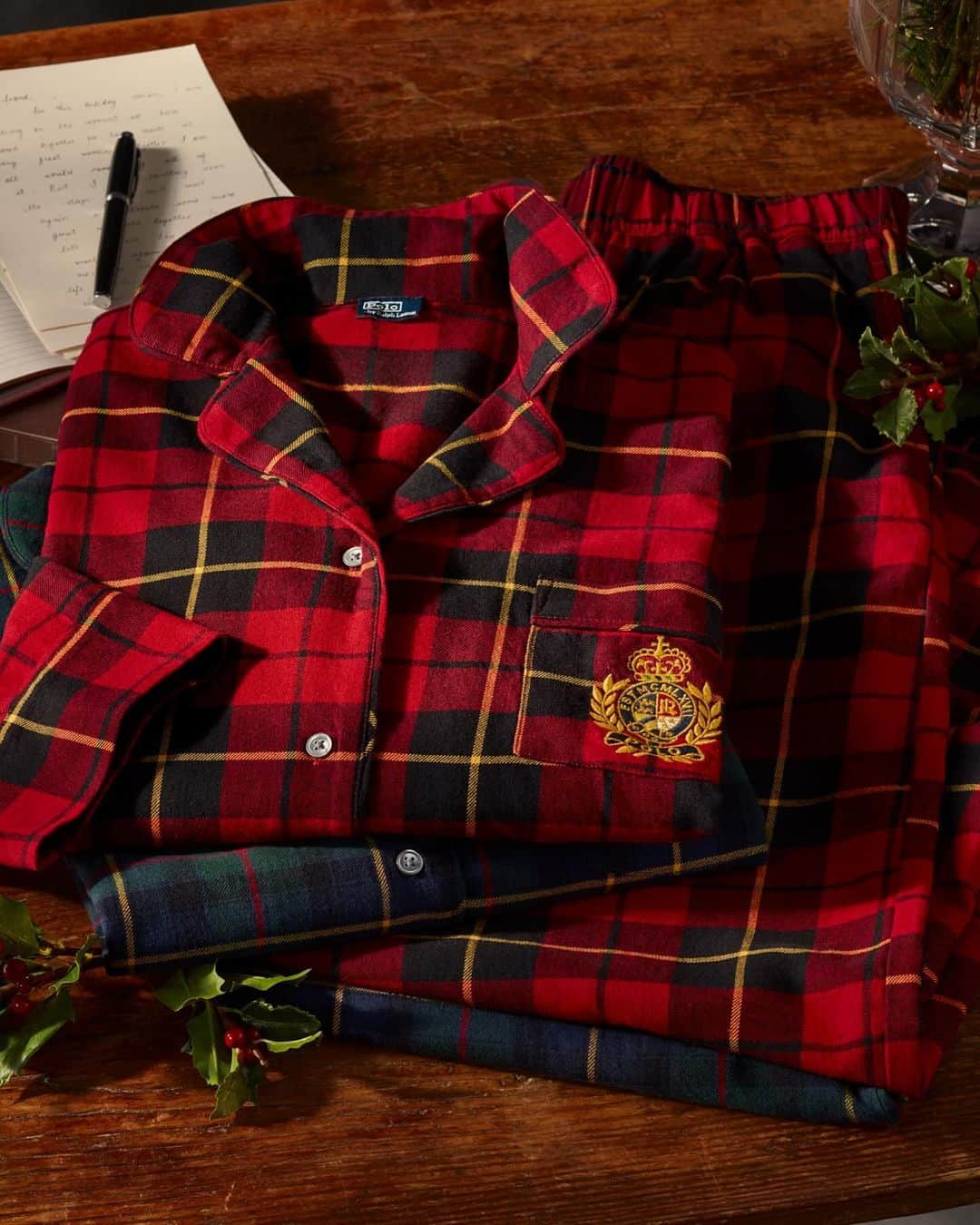 Polo Ralph Laurenのインスタグラム：「Our holiday pajamas and loungewear feature #PoloRLStyle adornments including our favorite #PoloBear, an embroidered #PoloRalphLauren crest, and our iconic Triple-Pony logo.   Shop #RLGifts via the link in bio.」