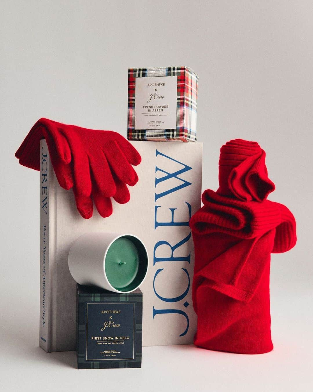 ジェイクルーのインスタグラム：「HOLIDAY GIVEAWAY | We’re gifting five lucky followers a cozy, winter-ready staycation kit complete with our @assouline coffee-table book, two candles from our exclusive @apothekeco collab and a matching set of cashmere accessories.   Here’s how to enter:  -Like this post  -Follow us @jcrew and @jcrewmens -Share your favorite holiday memory in J.Crew in the comments   Wishing you good luck and good cheer!  NO PURCH. NECESSARY TO ENTER/WIN. A PURCH. WILL NOT INCREASE YOUR CHANCES OF WINNING. Ends on December 15th, 2023 at 11:59:59 pm ET. Open to residents of 50 US/DC age 18+. Void where prohibited by law. SUBJECT TO FULL OFFICIAL RULES AVAIL. AT https://www.jcrew.com/feature/forty-years-of-american-style-holiday-sweepstakes. Limit 1 entry per person/IG acct. Odds of winning depend on # of eligible entries recv’d. ARV of five (5) prizes: $570.50 USD each; total ARV of all available prizes: $2,852.50 USD. Sponsor: J. Crew Group, LLC. 225 Liberty St, New York, NY 10281. Sweepstakes not sponsored, endorsed, or administered by Instagram.」