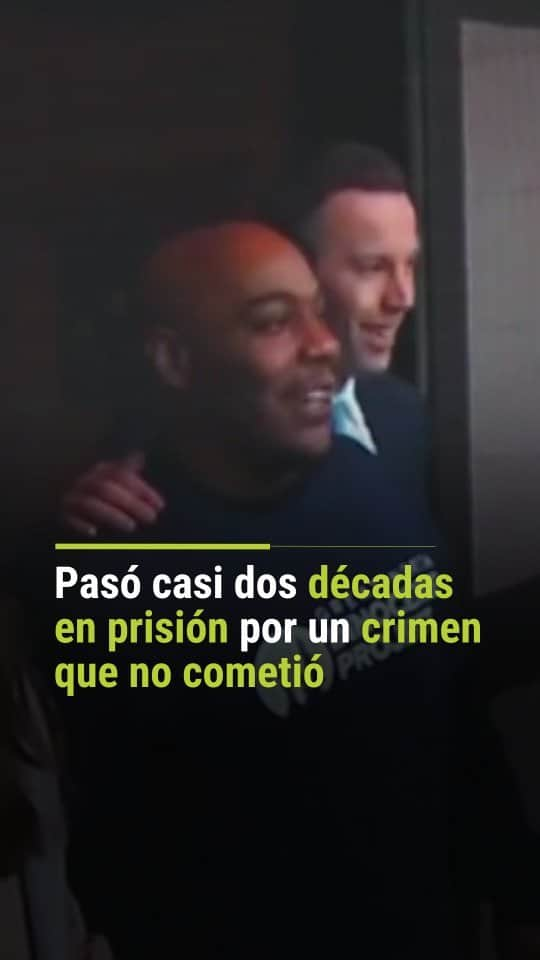 Primer Impactoのインスタグラム：「➡️ Queda en libertad un hombre que pasó casi dos décadas tras las rejas por un crimen que no cometió.  📺  Más en Primer Impacto a las 5pm/ 4C de lunes a viernes por @univision」