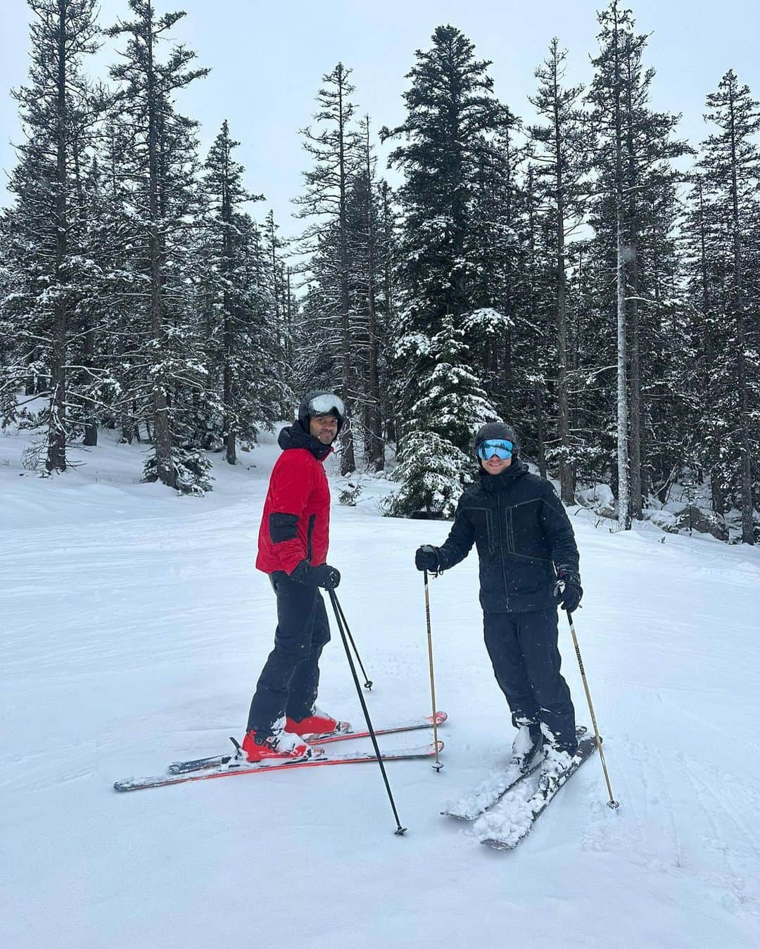 トニー・パーカーさんのインスタグラム写真 - (トニー・パーカーInstagram)「Happy new year ⛷️❄️ #ski #family #friends」1月8日 17時25分 - _tonyparker09